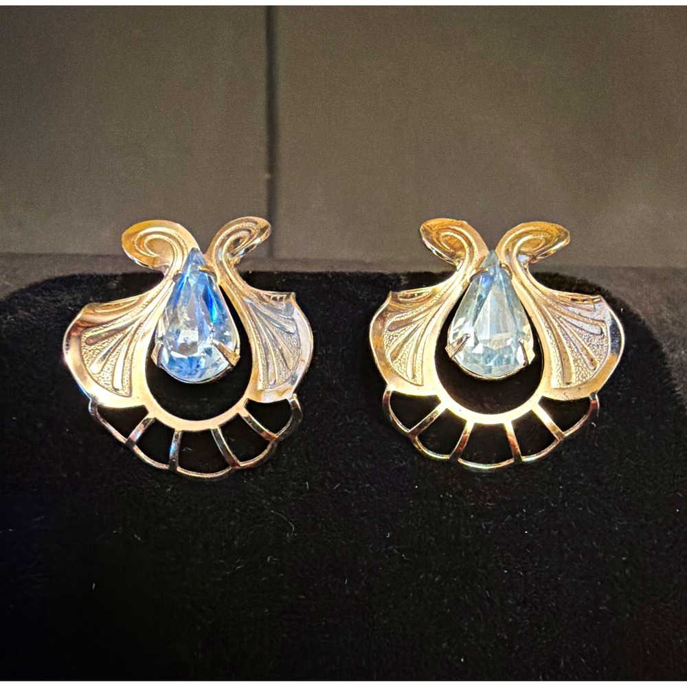 Vintage Bond Boyd Sterling Silver Light Blue Aquamarine Fan Screw Back Earrings